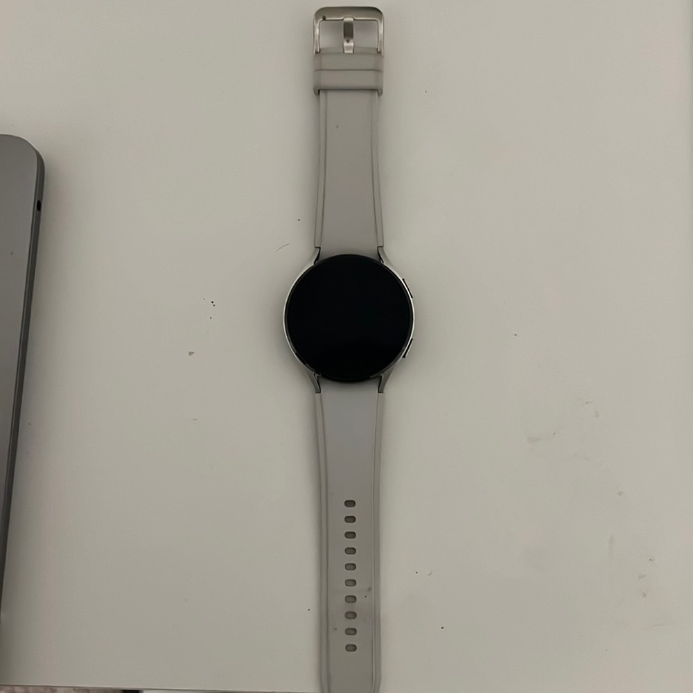 Only a month old in perfect condition. Unlock